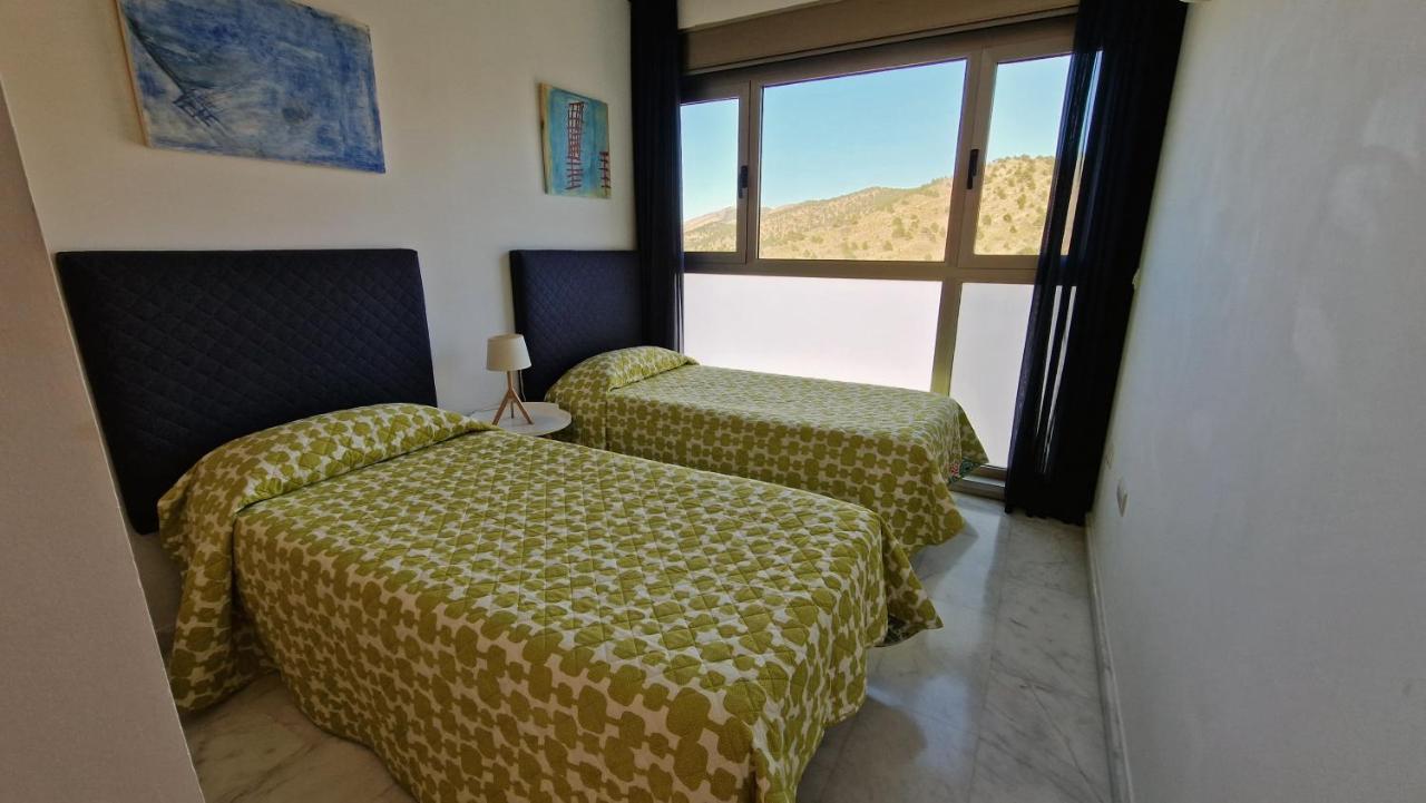 Skyline 26 Stunning Sea Views From A 2-Bedroom Apartment On The 26Th Floor Benidorm Bagian luar foto